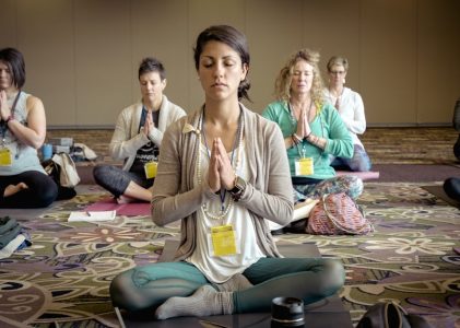 Yoga för bättre hållning i det digitala vardagslivet